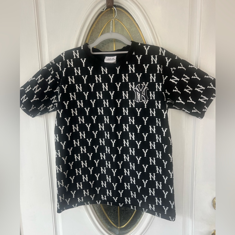MLB Black and White NY Kids Tee